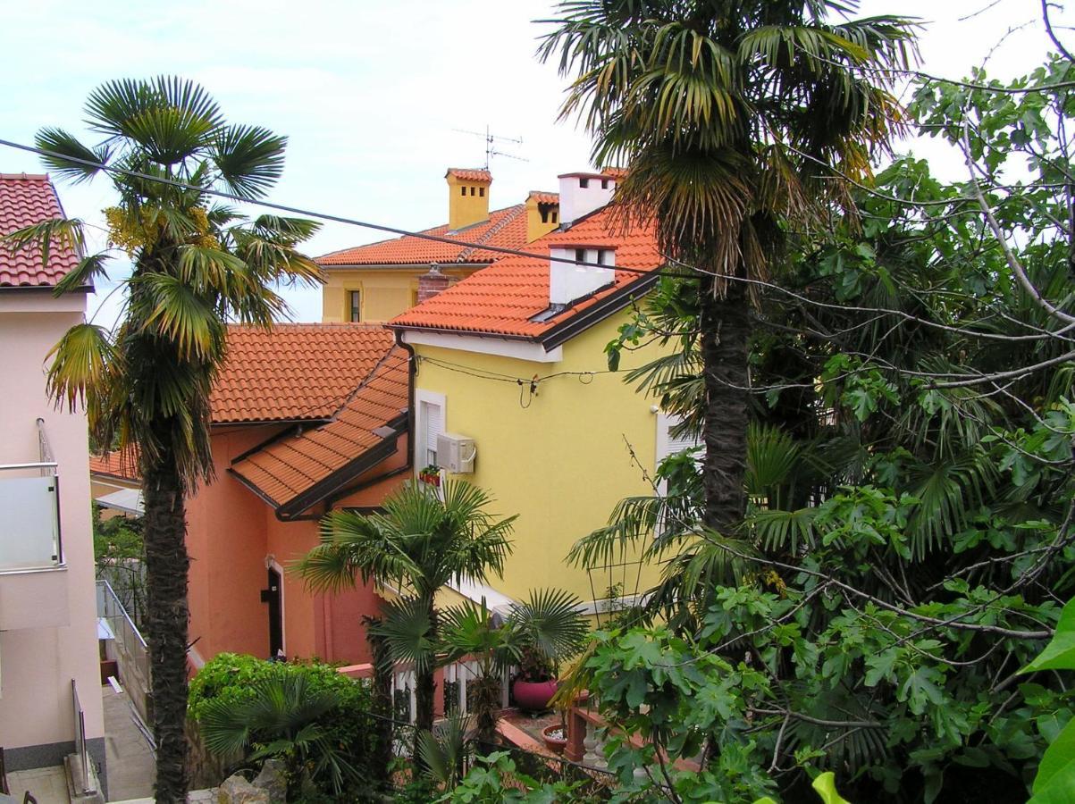 Bougainvilla Apartment *
